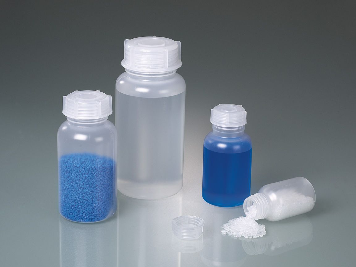 Wide-necked bottle, PP, round, 100 ml, w/ cap