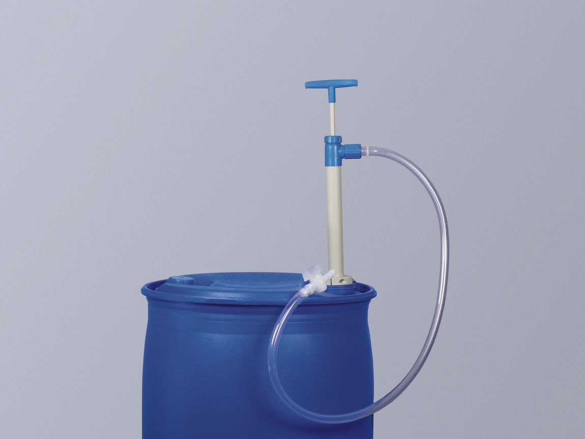PP barrel pump w/discharge hose/stopcock, 125 cm