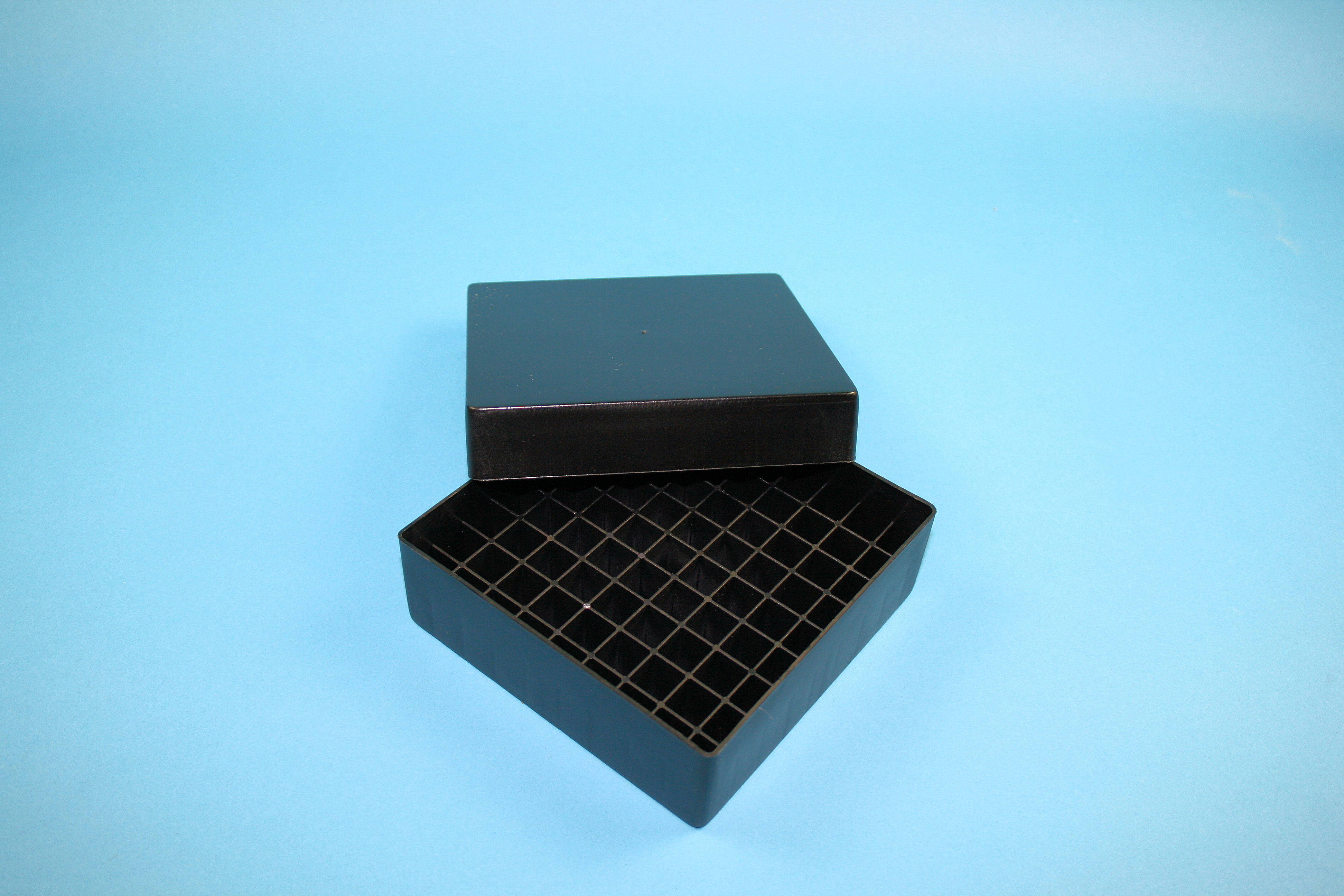 Cryo box, 130x130x45mm 81 h Ø 12,5mm, black/black