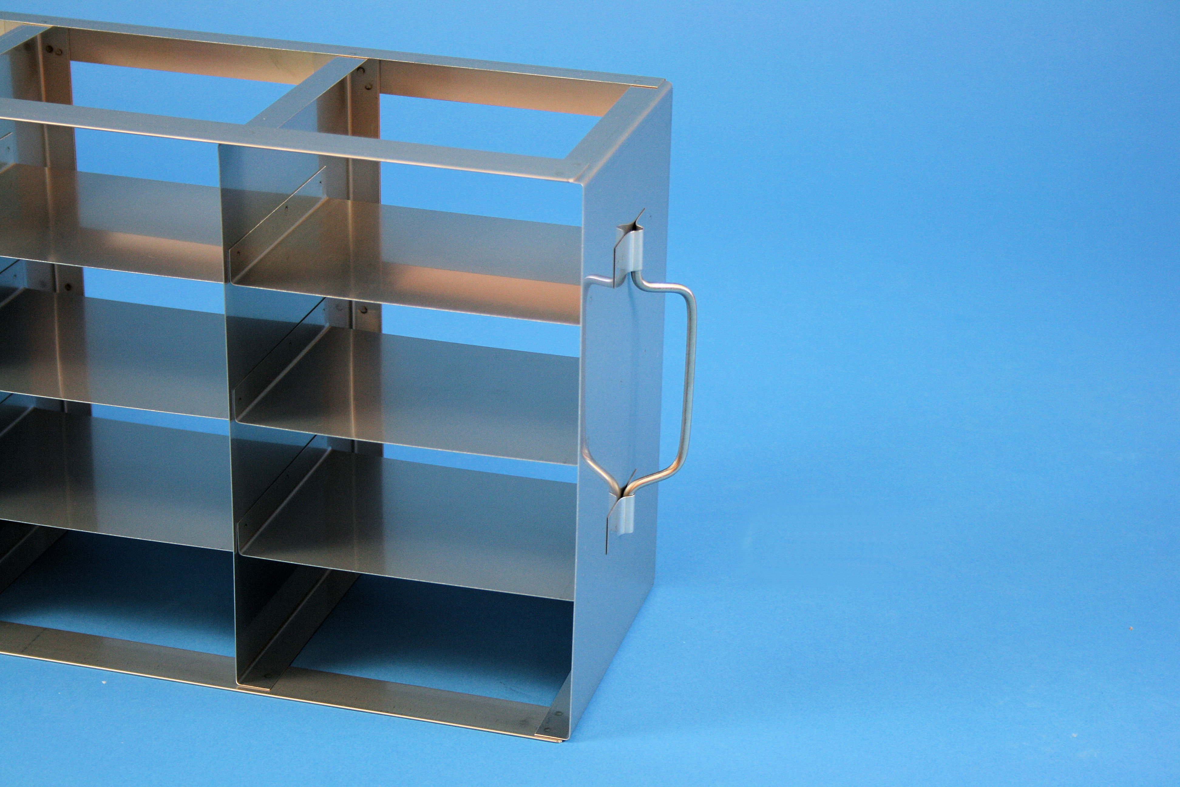 ALPHA vandret reol 25, for 16 boxe, 28mm (8x2)