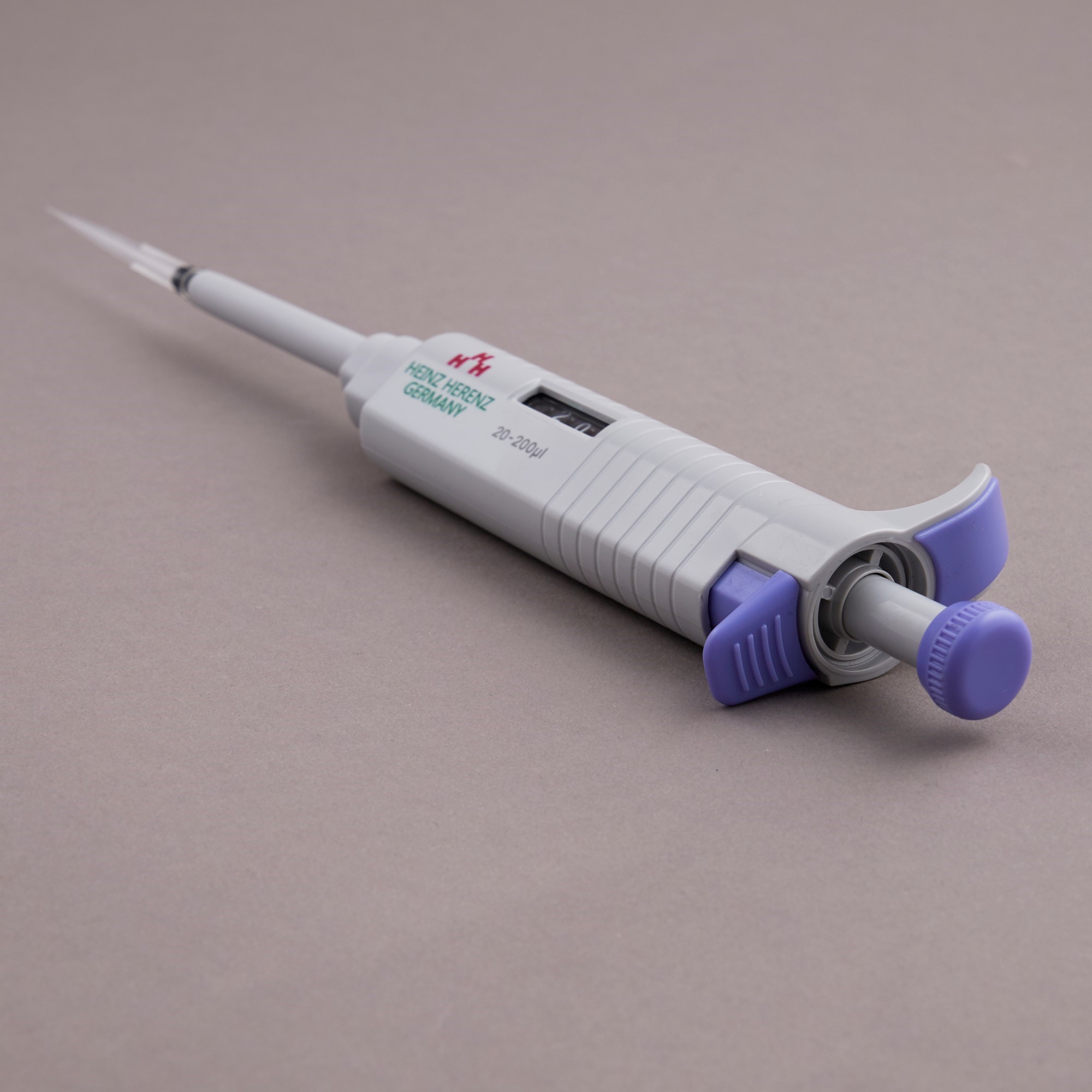 Single pipette 2 - 20 µl variable vol. autoklaverbar