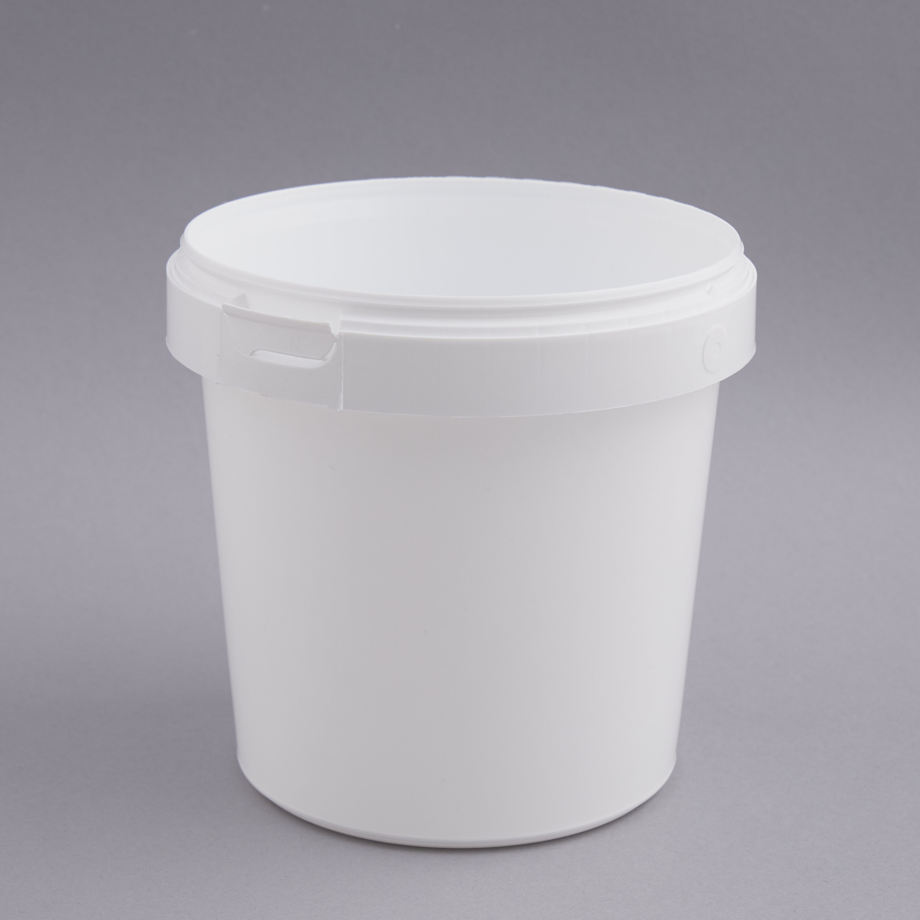 Plastbøtte  1000 ml  hvid PP  u/låg ø 133/110 mm h: 108 mm. Supe...