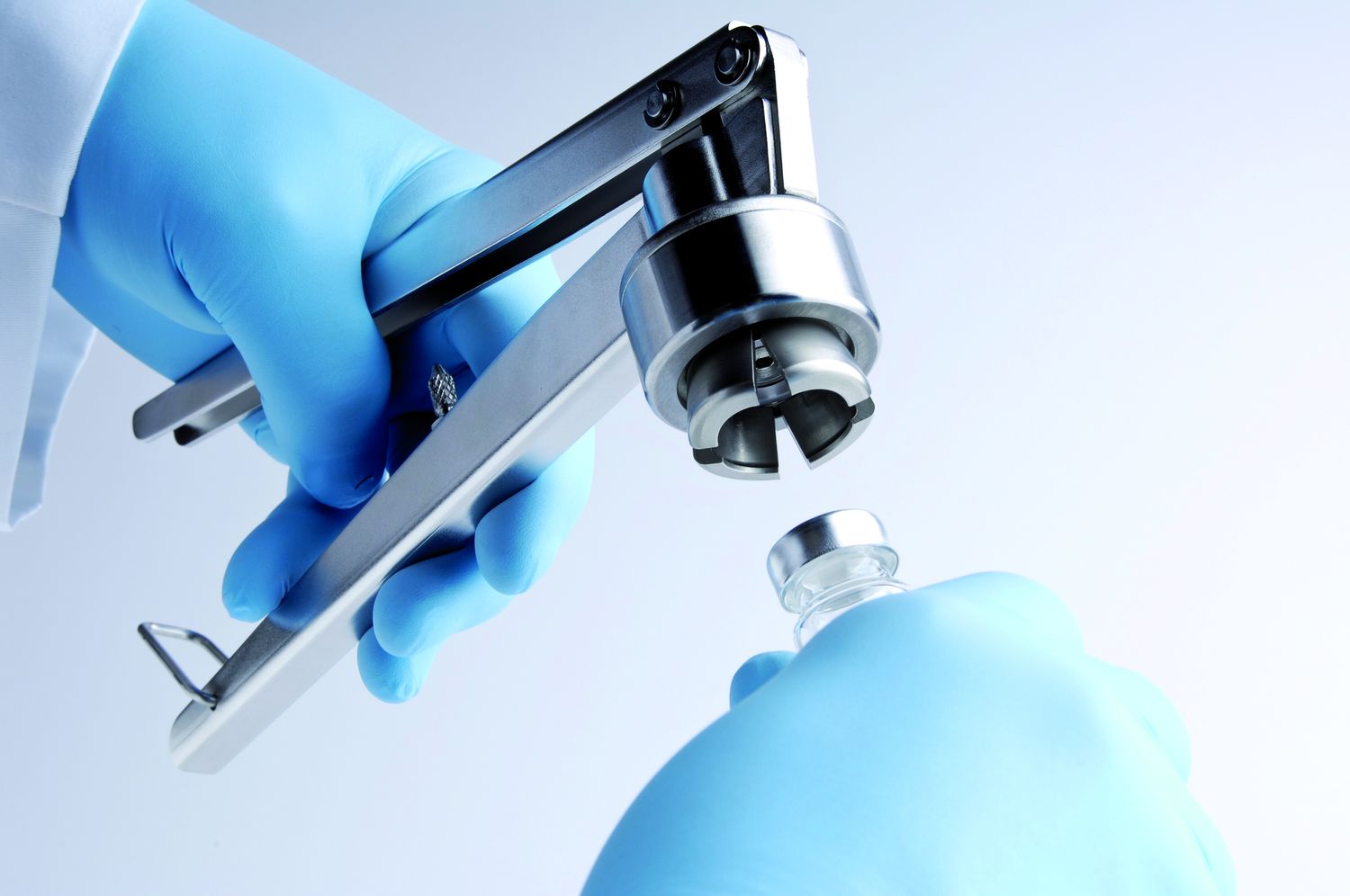 20mm Decapper, clean room