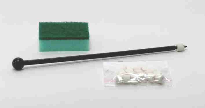 Cleaning rod for pressure vessel